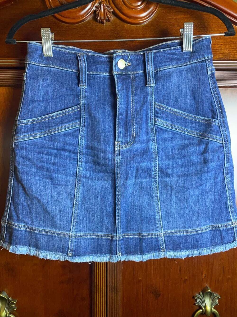 Liverpool Los Angeles Petite Denim Mini Skirt Size 2/26